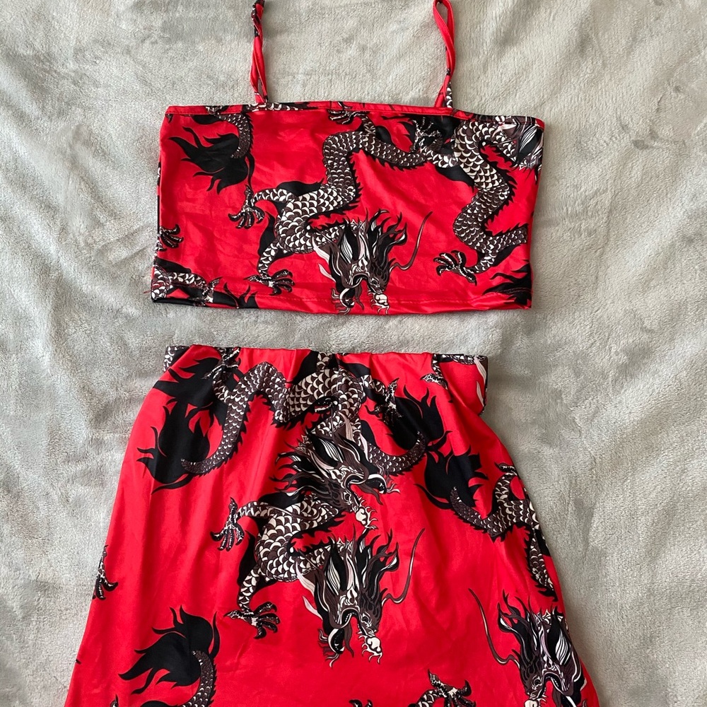 Two piece set - Picture 2 of 2